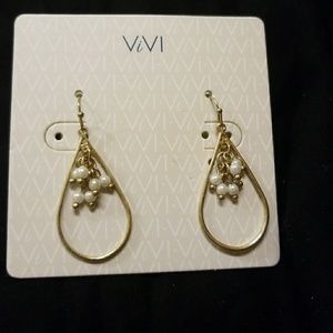 viVi pearl earrings